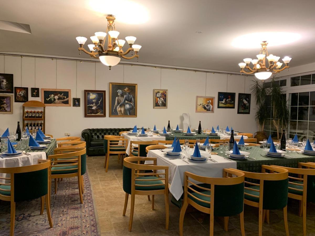 Antik Hotel Sofia Litomysl Luaran gambar