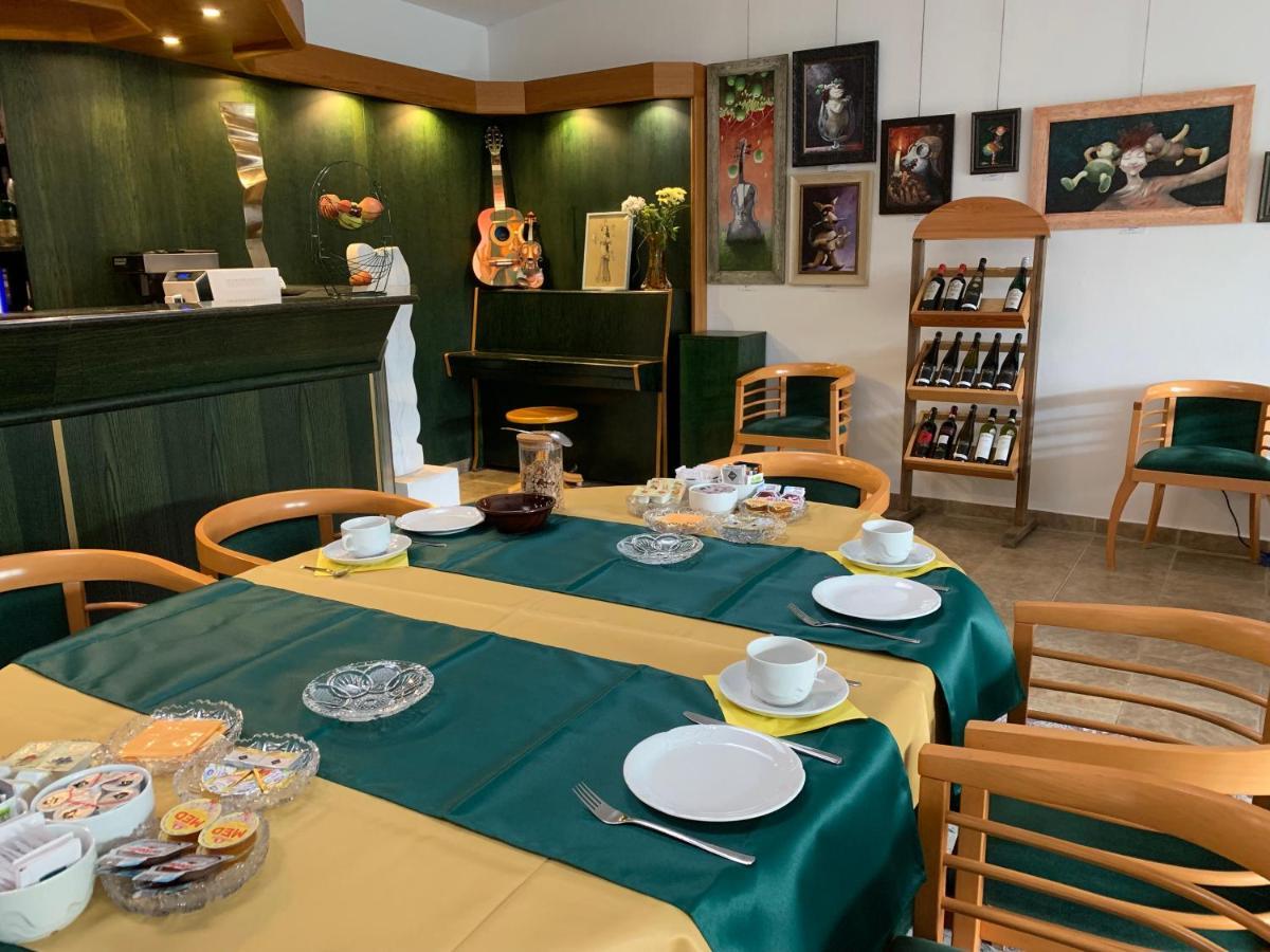 Antik Hotel Sofia Litomysl Luaran gambar