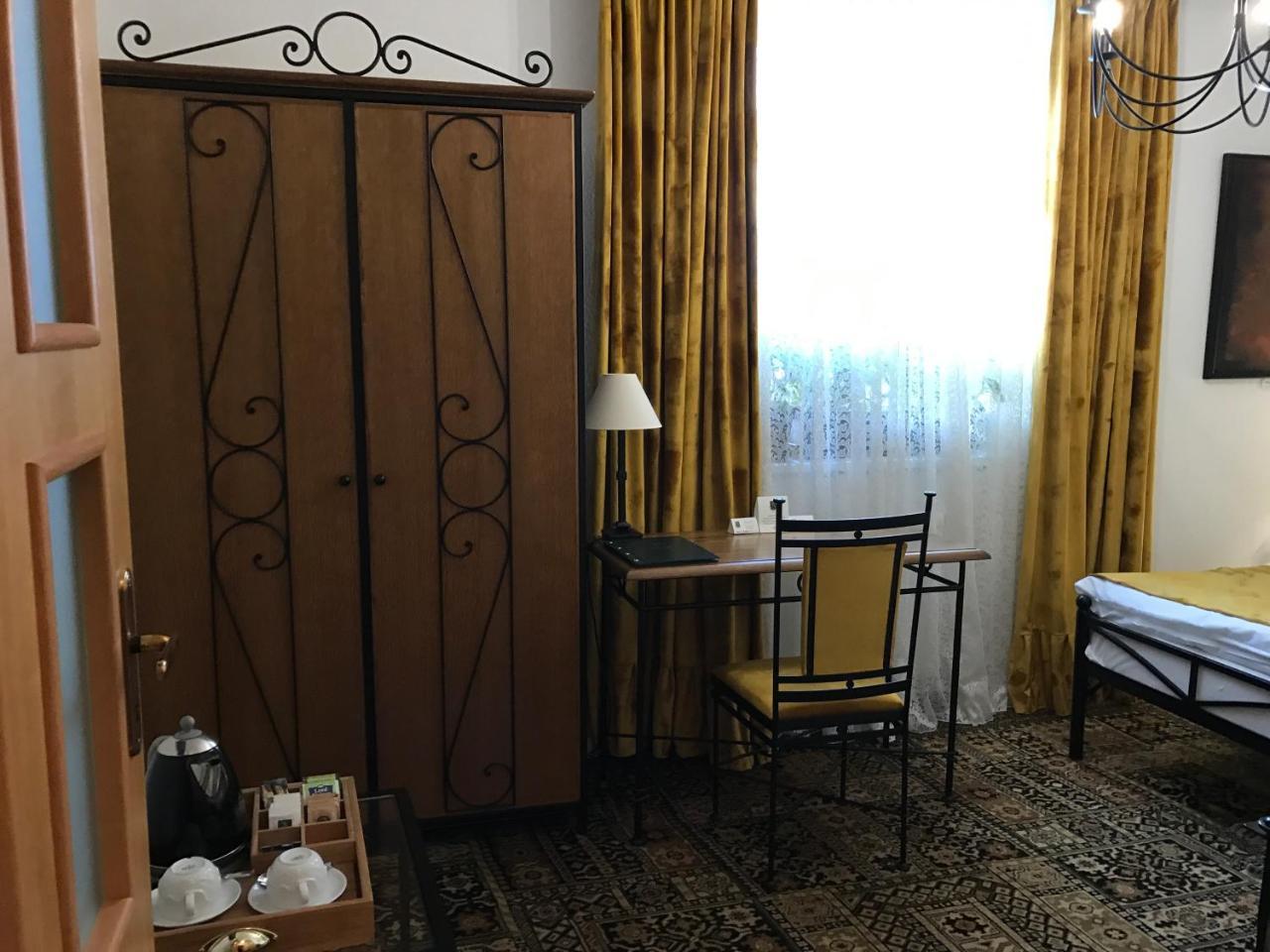 Antik Hotel Sofia Litomysl Luaran gambar