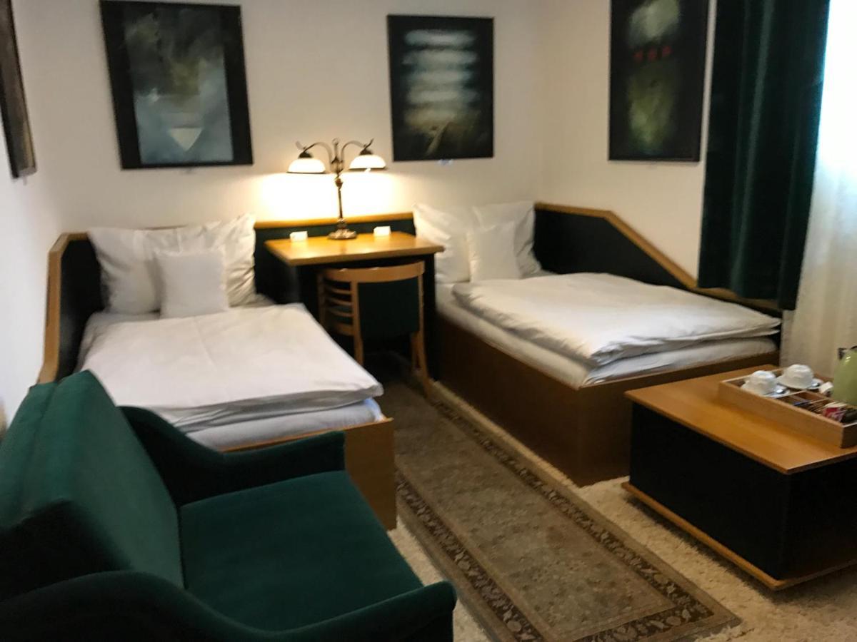 Antik Hotel Sofia Litomysl Luaran gambar